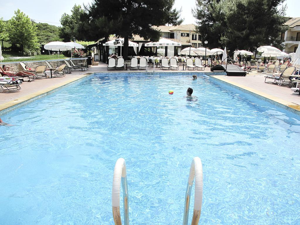 Lesse Hotel Chalkidiki エクステリア 写真