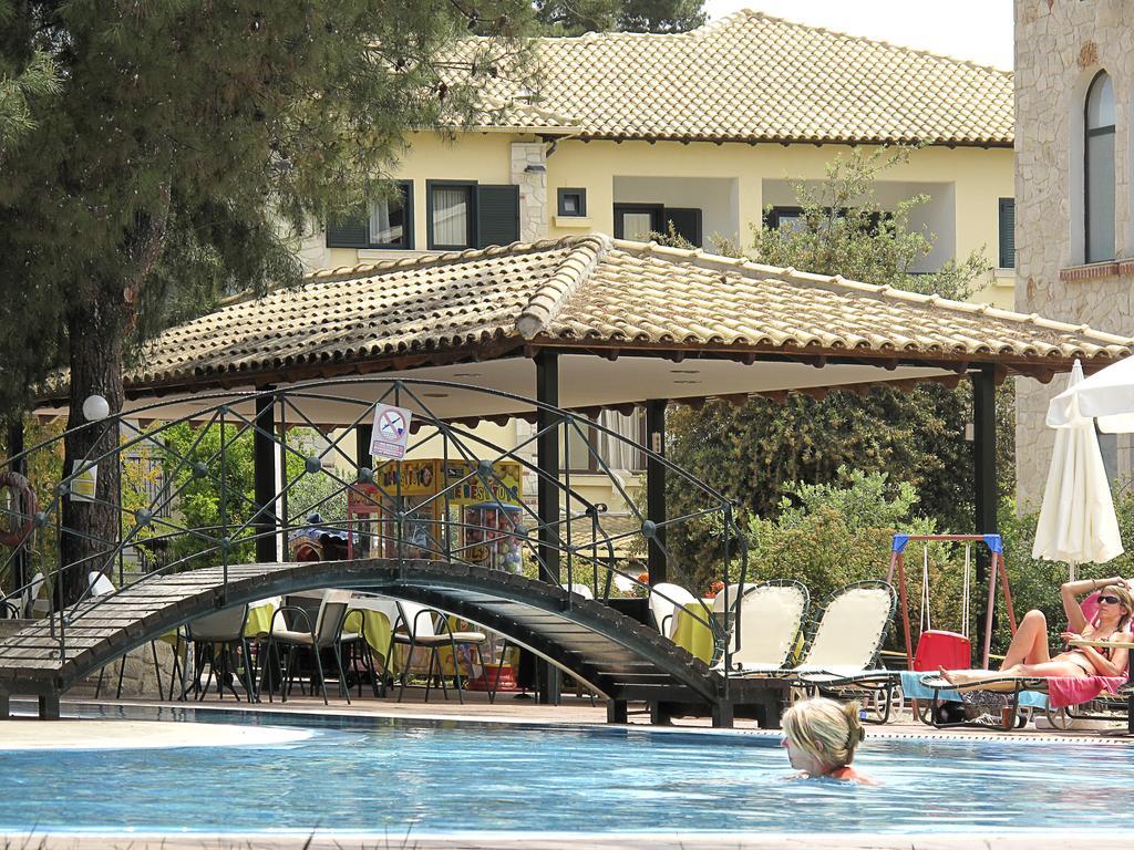 Lesse Hotel Chalkidiki エクステリア 写真