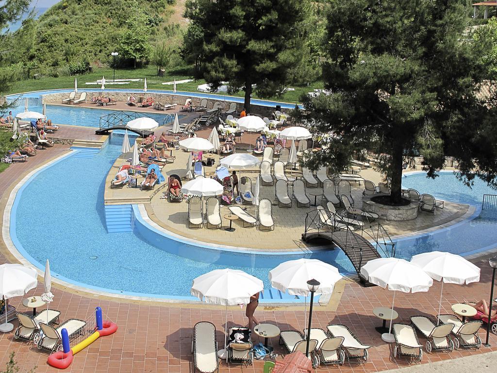 Lesse Hotel Chalkidiki エクステリア 写真