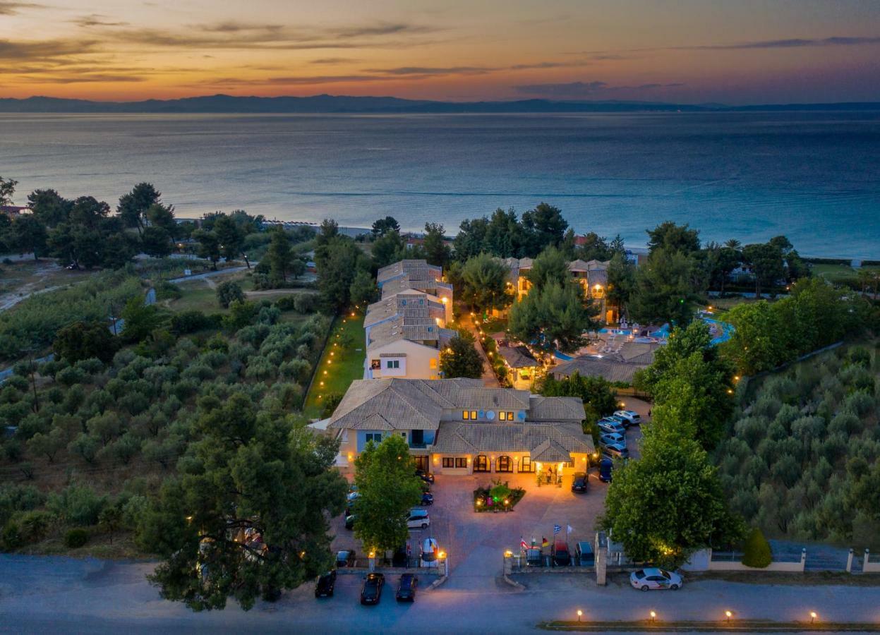 Lesse Hotel Chalkidiki エクステリア 写真