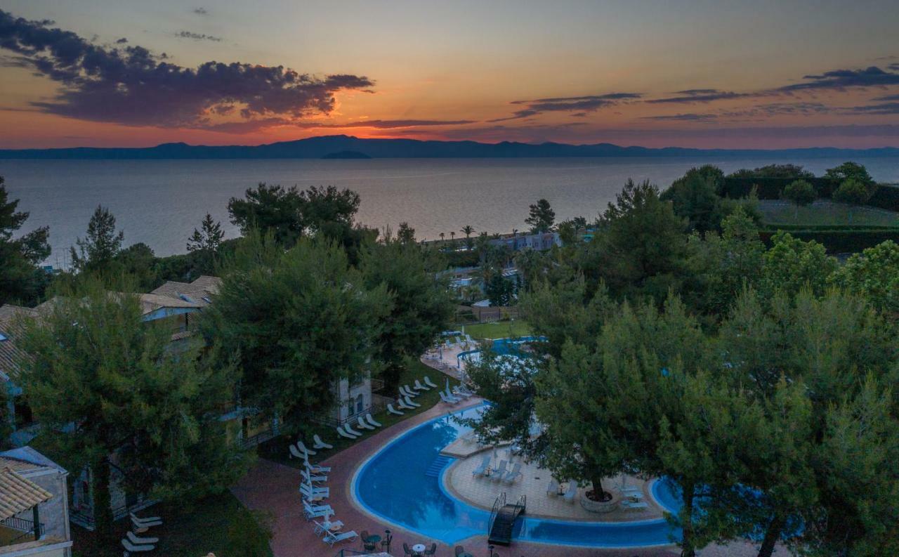 Lesse Hotel Chalkidiki エクステリア 写真