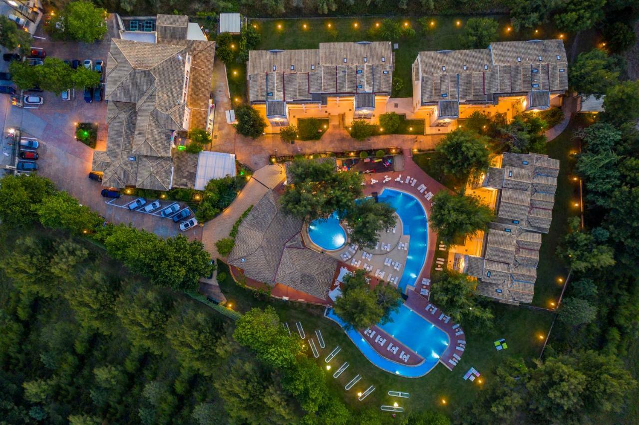 Lesse Hotel Chalkidiki エクステリア 写真