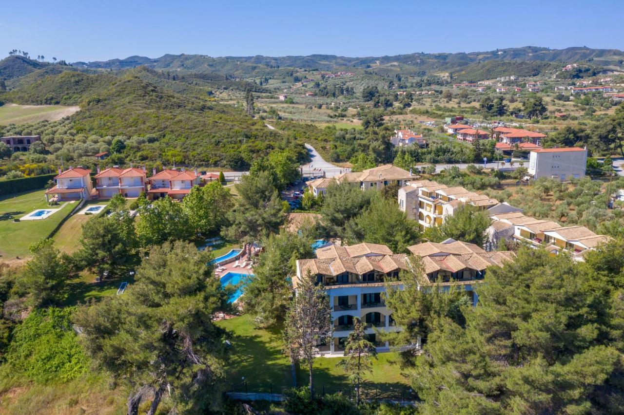 Lesse Hotel Chalkidiki エクステリア 写真