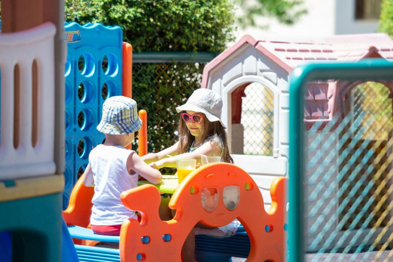 Lesse Hotel Chalkidiki エクステリア 写真