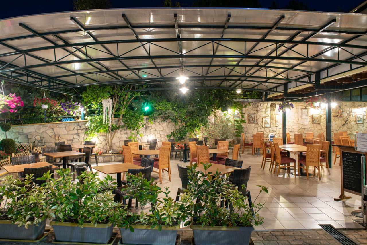 Lesse Hotel Chalkidiki エクステリア 写真