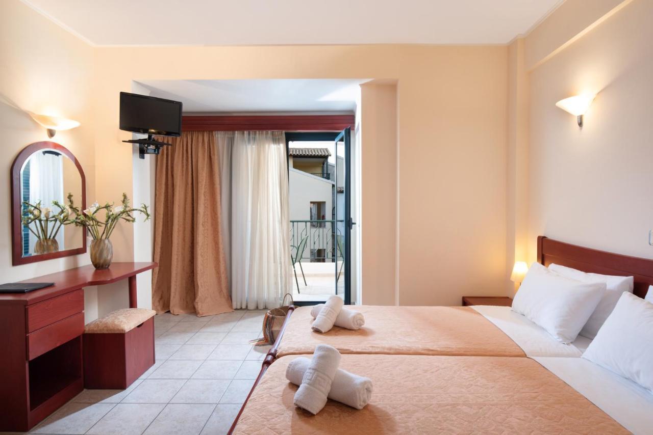 Lesse Hotel Chalkidiki エクステリア 写真